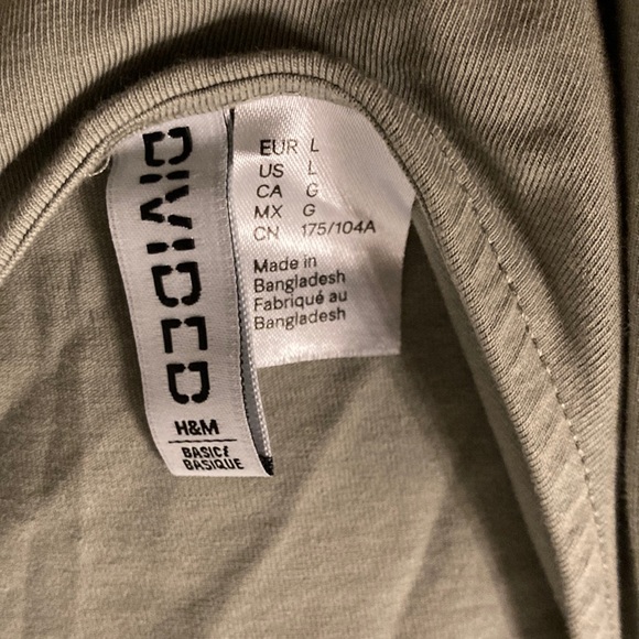 H&M cut out crop top - Picture 3 of 3